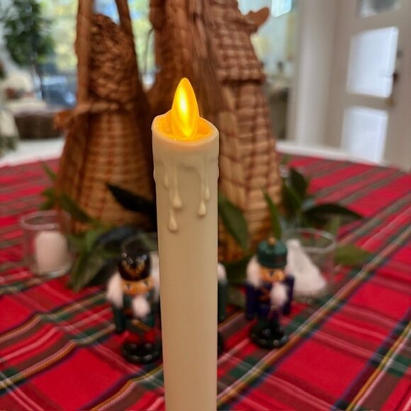 Luminara 9.75" Drip Taper Real Flame Set of 6 Ivory Candles - Picture 4 of 5